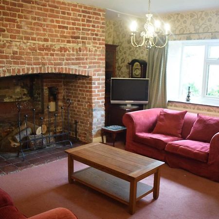 At The Farmhouse Hunters Hall Hotell Dereham Exteriör bild